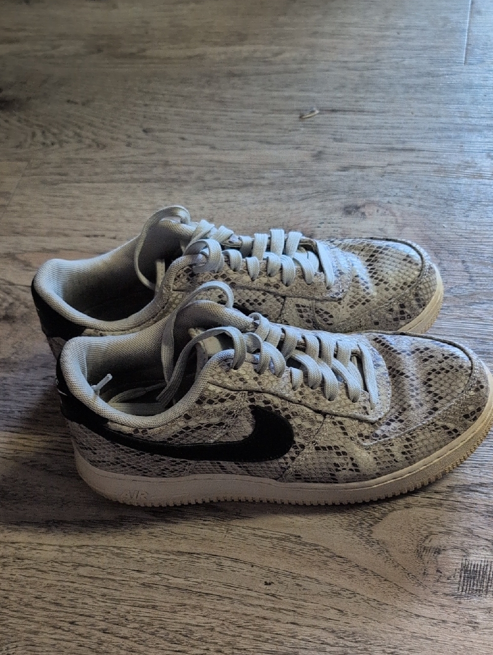 Nike Mens Air Force 1 Snakeskin Low-Top Sneakers